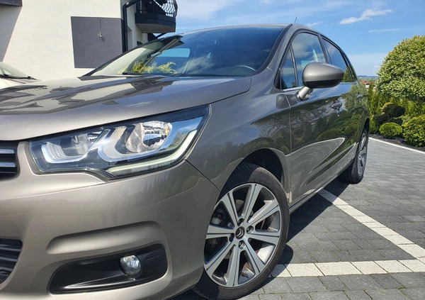 Citroen C4 cena 29900 przebieg: 104000, rok produkcji 2016 z Pyrzyce małe 121